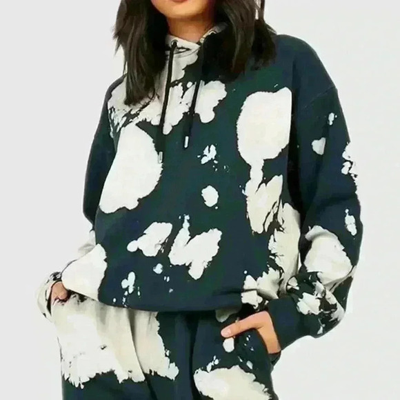 Boohoo Tops - BOOHOO TYE DYE HOODIE